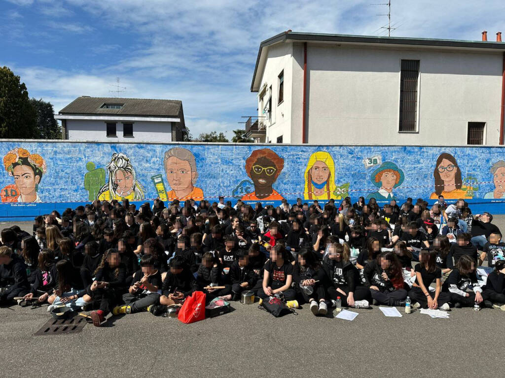 “Avventurieri in città”, inaugurato il murales alla scuola Fermi di Lainate