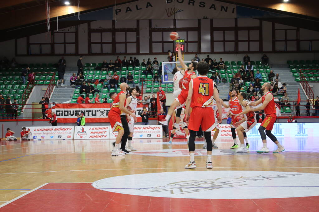 Basket: la sfida tra Legnano e Oleggio