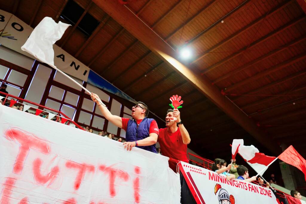 Basket: la vittoria di Legnano contro Omegna nelle foto di Daniele Zaffaroni