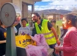 Besano - Volontari al lavoro per la giornata ecologica