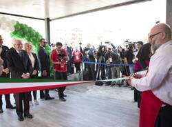 Il presidente Sergio Mattarella inaugura a Monza la pizzeria gestita da ragazzi autistici