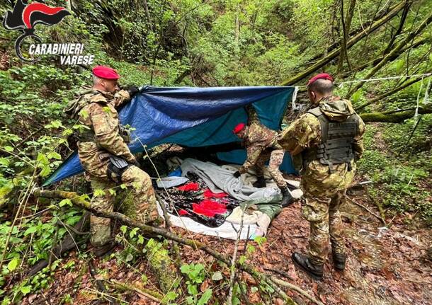 esercito cacciatori calabria e sardegna spaccio nei boschi luino