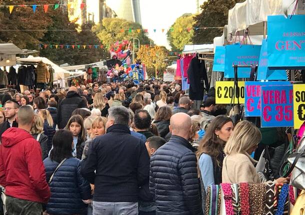 Gli Ambulanti di Forte dei Marmi a Legnano - 1 maggio 2023