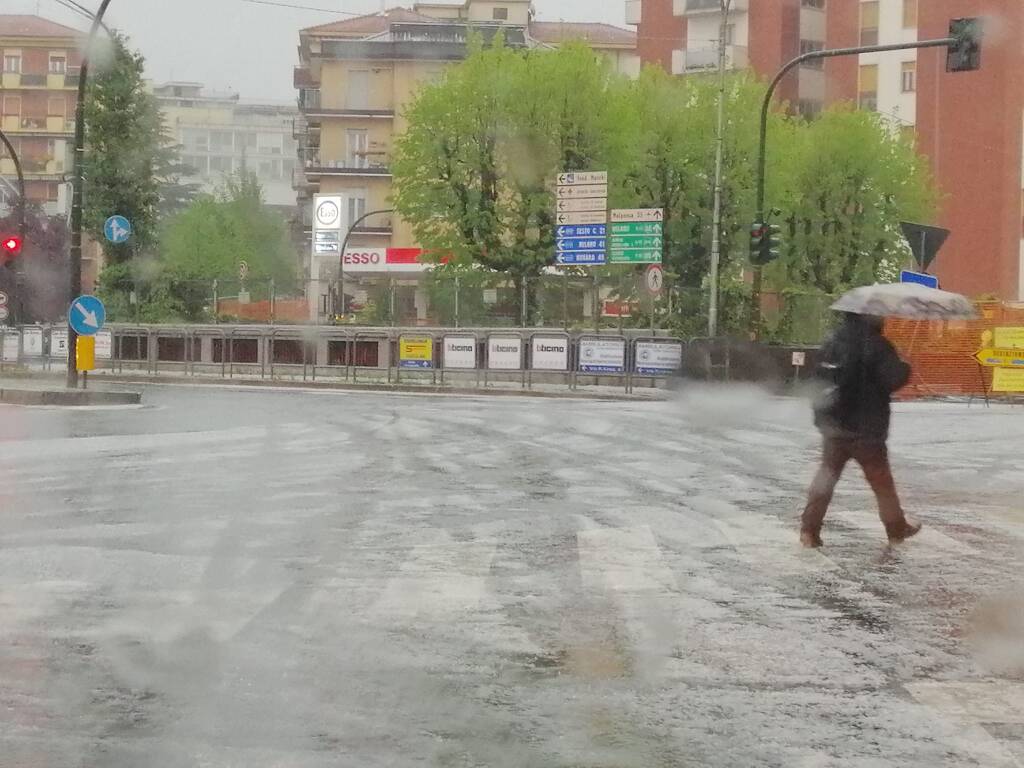 Grandine e pioggia sul Varesotto 