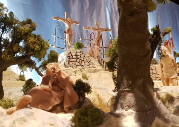 Il Presepe pasquale dei volontari gorlesi che incanta Malnate