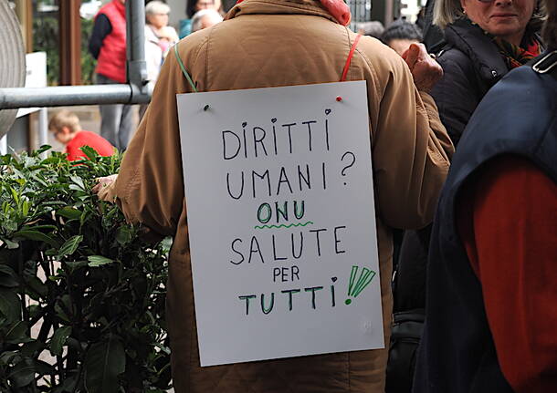 In piazza a Saronno per difendere l’ospedale