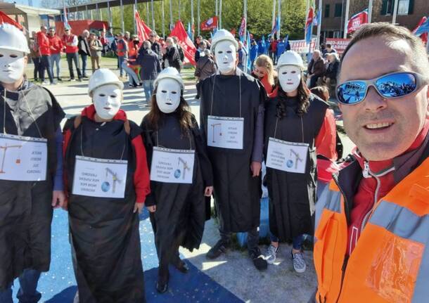 Lavoratori del Legnanese alla manifestazione a Torino del settore edile 