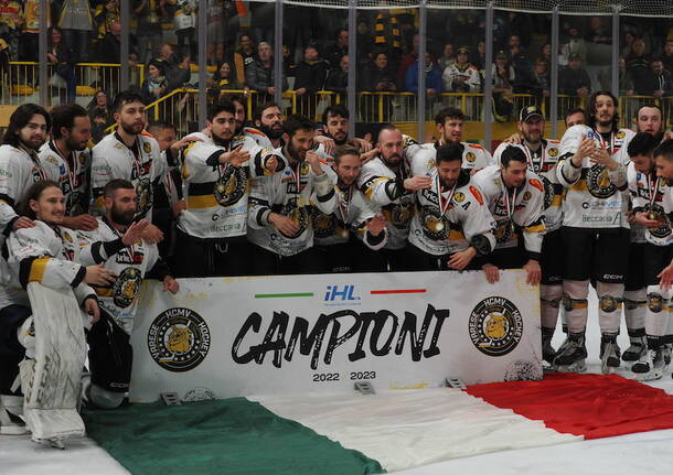 La festa e la premiazione dei Mastini: Varese vince la Italian Hockey League