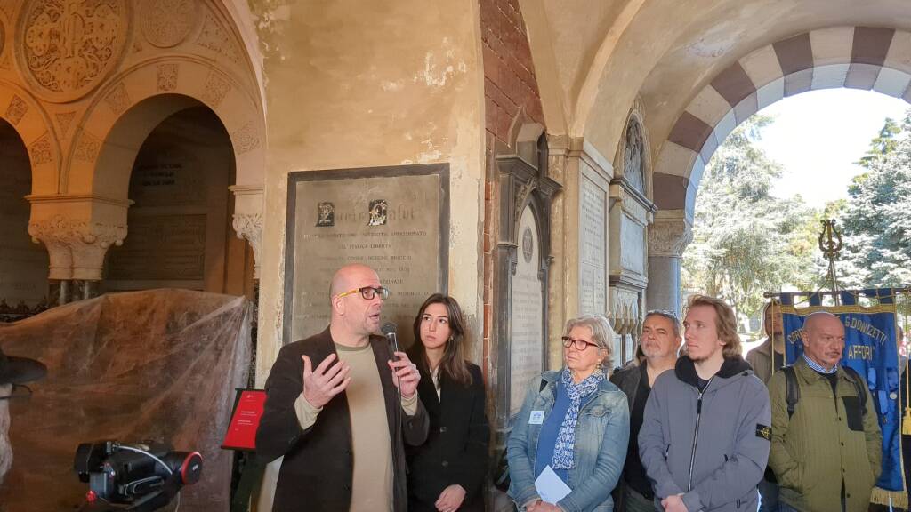 Milano - Svelato il restauro della tomba dell'architetto Carlo Maciachini