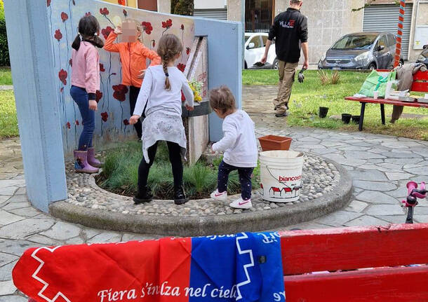 Nuove piante al giardino di via Bossi a Rescaldina per la Giornata della Terra