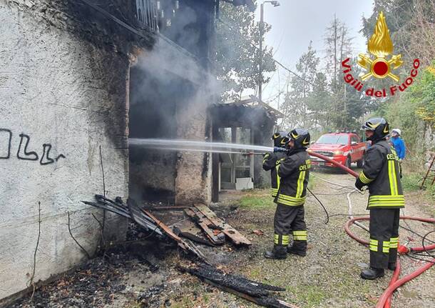 Porto Valtravaglia - Incendio via Fornaci