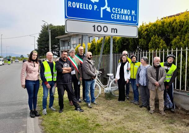 Posizionata la ghost bike tra Saronno e Rovello Porro per ricordare i ciclisti vittime della strada 