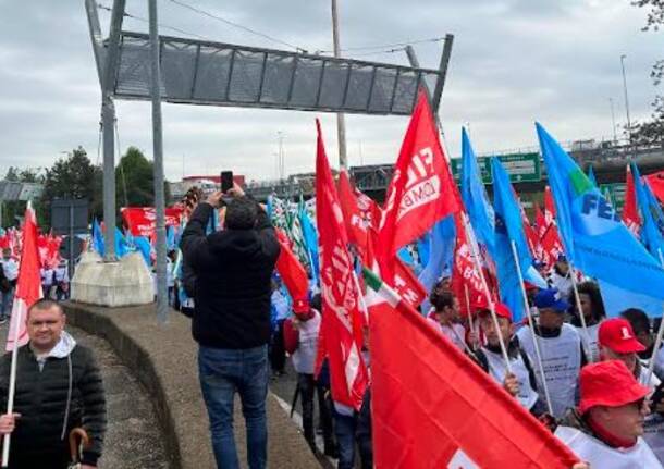 Sindacati protesta salone Mobile legnano settore legno