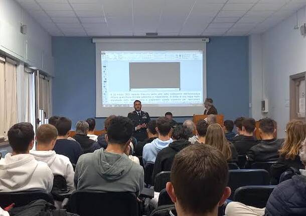 aeronautica militare isis newrton varese