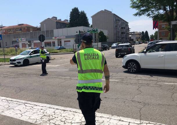 Auto contro albero Sabotino