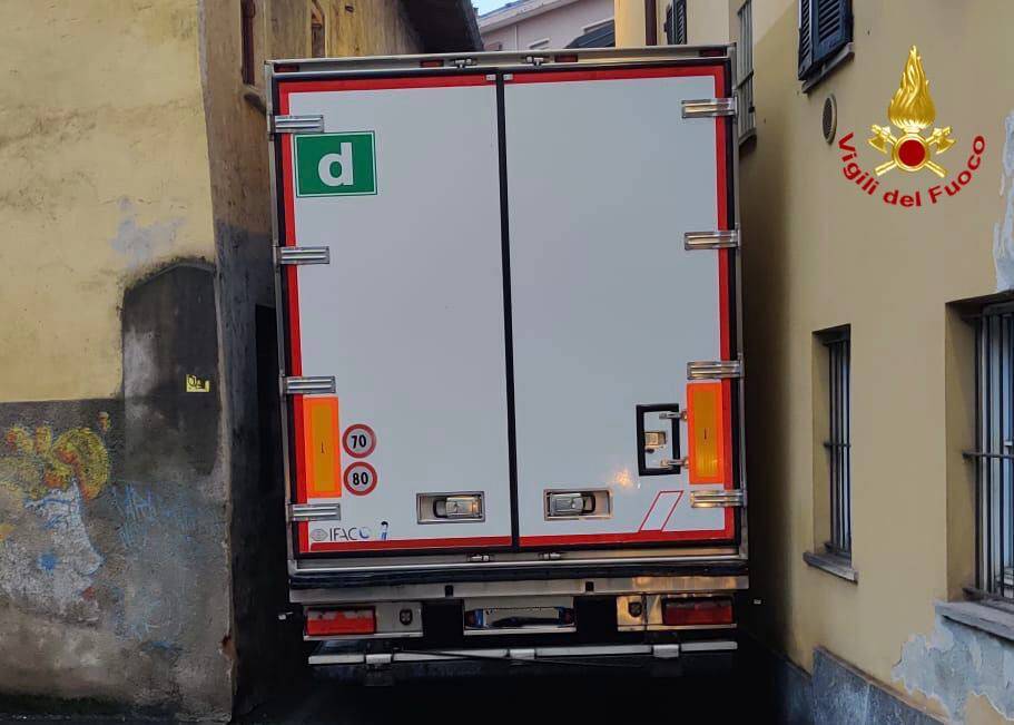 camion incastrato biumo