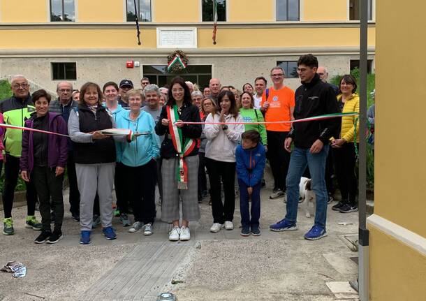 Camminare fa bene alla salute e alla mente. Solaro inaugura i gruppi di cammino