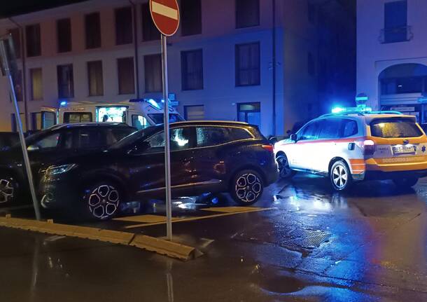 Carabinieri a Dairago per un uomo ferito con arma da fuoco 