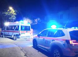 Finisce con l\'auto dentro al lavatoio ad Azzate