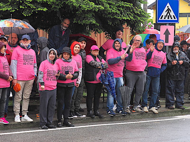 Quinzano, una festa tutta rosa per salutare il passaggio del Giro