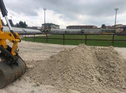 E' arrivata la sabbia allo stadio, prende forma il Campo del Palio di Legnano