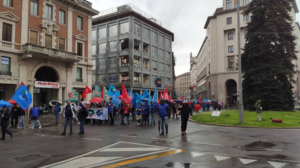 I sindacati in corteo a Varese per il Primo maggio