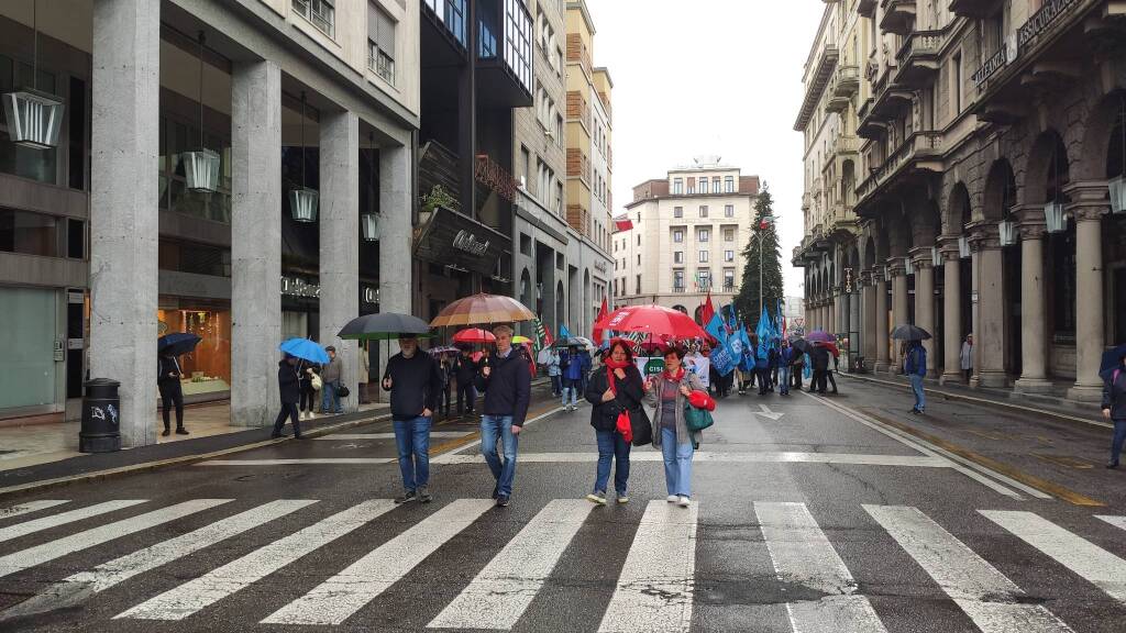 I sindacati in corteo a Varese per il Primo maggio