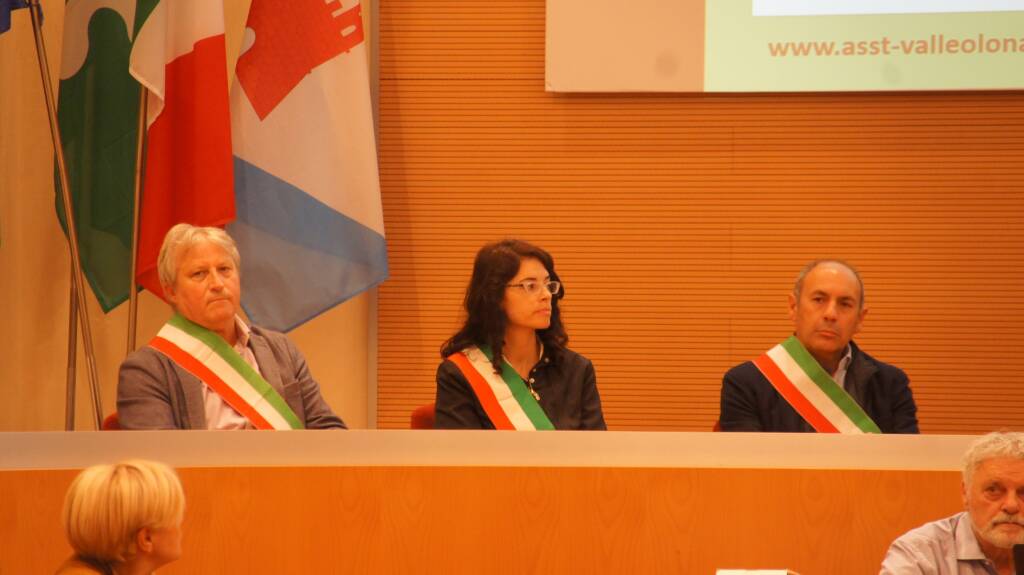 Il dibattito sul futuro dell'ospedale di Saronno riempie la sala Agostino Vanelli