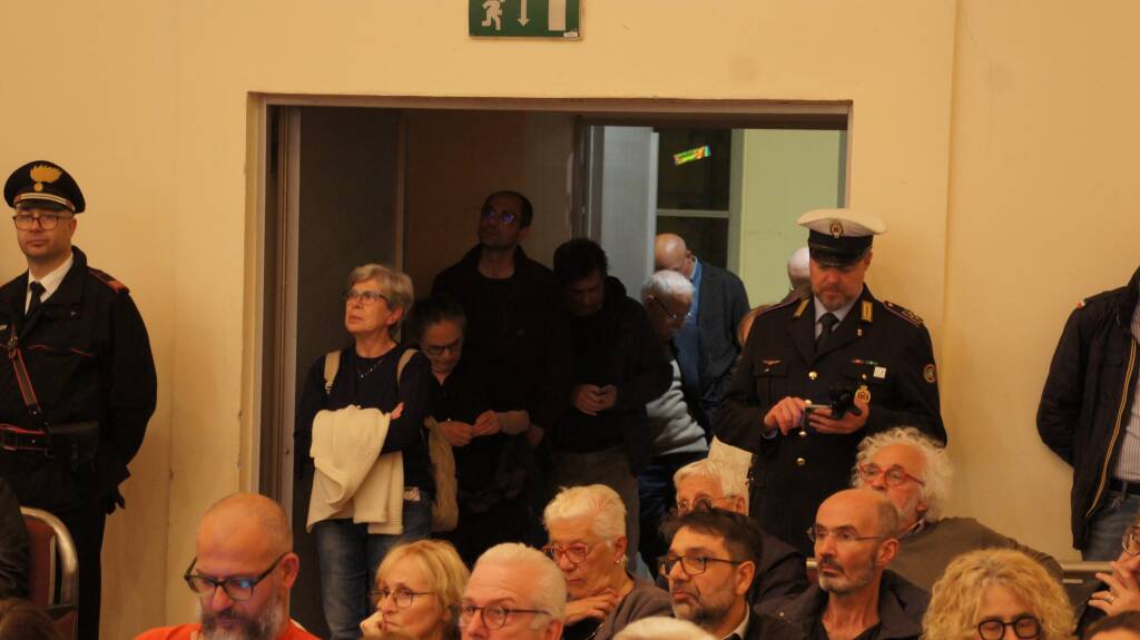 Il dibattito sul futuro dell'ospedale di Saronno riempie la sala Agostino Vanelli