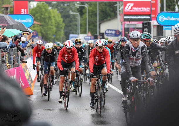 Il Giro d'Italia a Cassano Magnago, la corsa