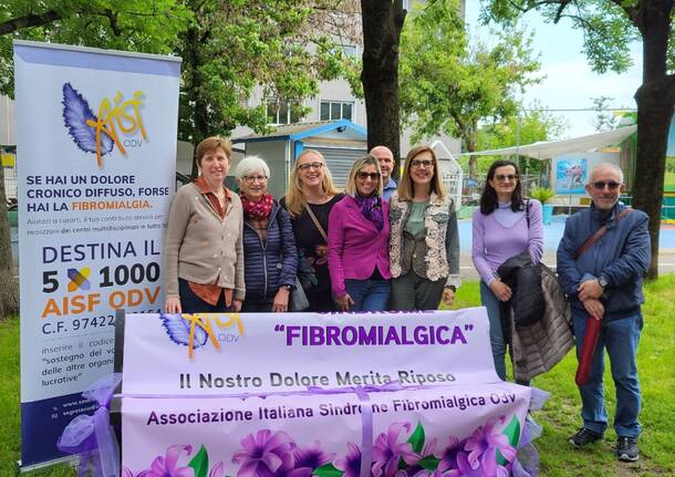 Inaugurata a Legnano una panchina viola per la fibromialgia