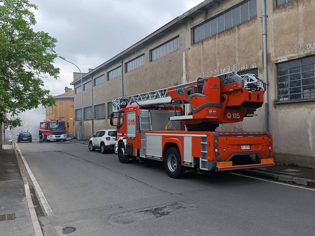 Incendio a Nerviano- in fiamme un edificio 