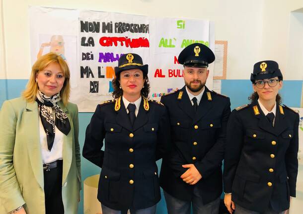 Polizia di stato alle scuole Montalcini per parlare di bullismo