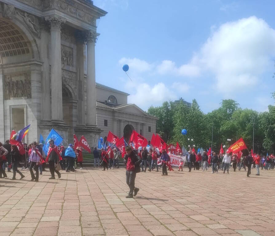 Mobilitazione sotto l'arco della pace, a Milano sindacalisti anche di Legnano