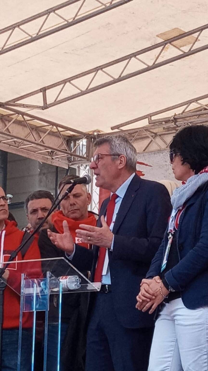 Mobilitazione sotto l'arco della pace, a Milano sindacalisti anche di Legnano