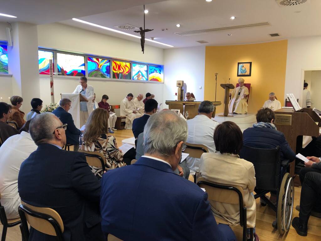 Mons. Delpini dedica la chiesa dell'ospedale di Legnano a San Giovanni Paolo II
