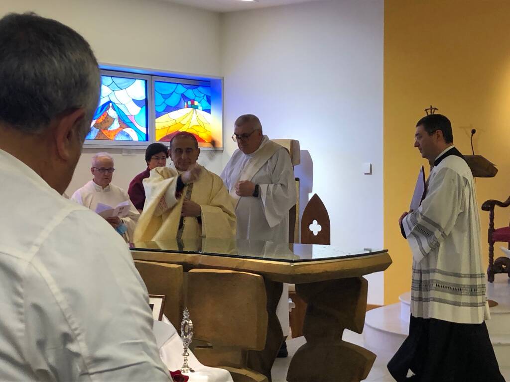 Mons. Delpini dedica la chiesa dell'ospedale di Legnano a San Giovanni Paolo II
