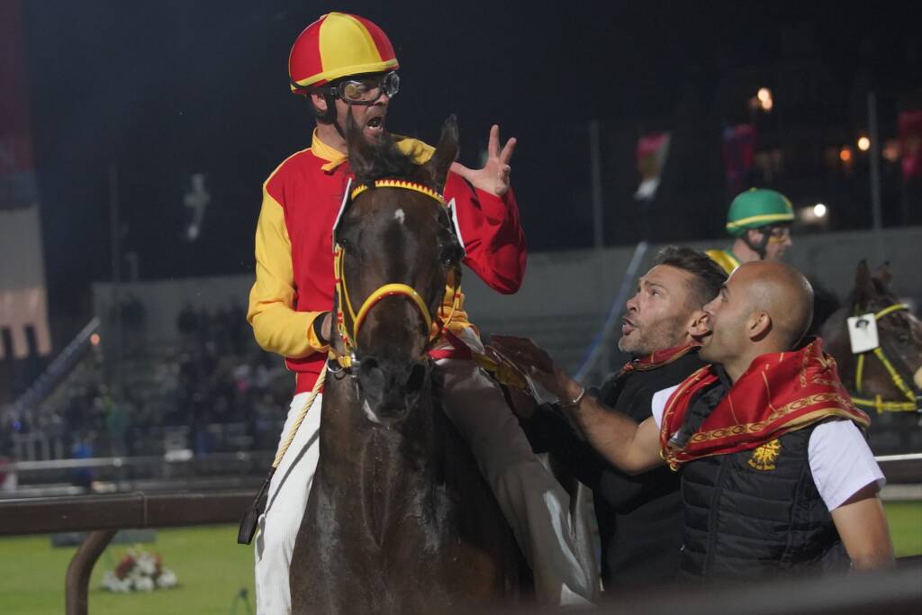Palio: finale e la vittoria della contrada Legnarello - foto di Daniele Zaffaroni