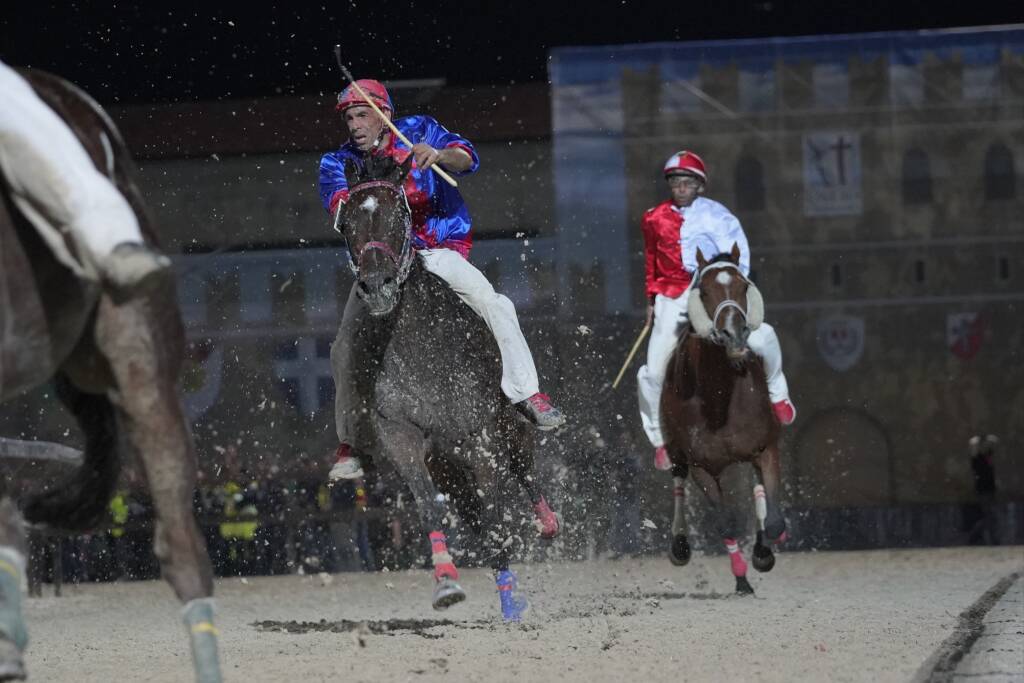 Palio: finale e la vittoria della contrada Legnarello - foto di Daniele Zaffaroni