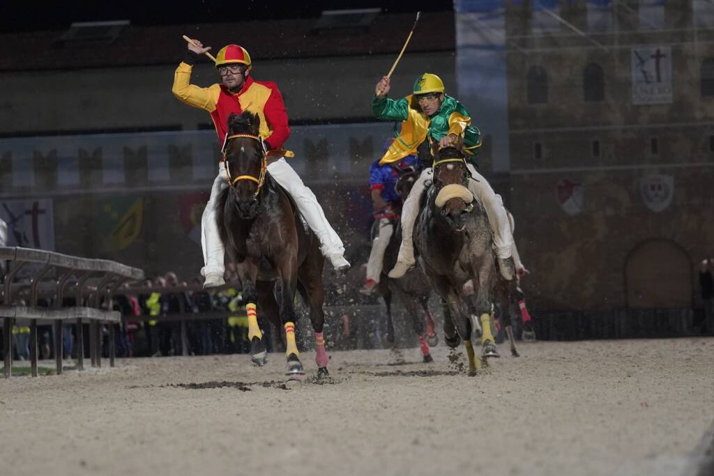 Palio: finale e la vittoria della contrada Legnarello - foto di Daniele Zaffaroni