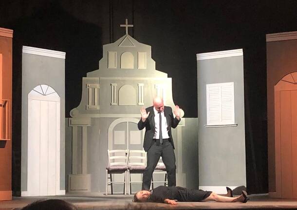 Spettacolo "Divorzio all'italiana" al Teatro Tirinnanzi