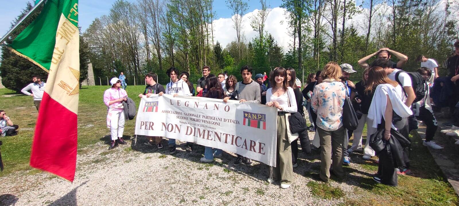 Studenti legnanesi con amministrazione comunale e ANPI in visita a Mauthausen