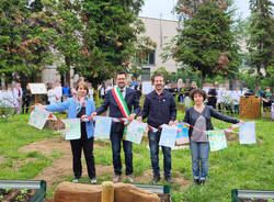 Taglio del nastro per la nuova "Aula Natura" alla scuola Pascoli di Legnano