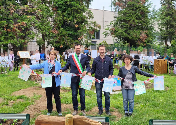 Taglio del nastro per la nuova "Aula Natura" alla scuola Pascoli di Legnano