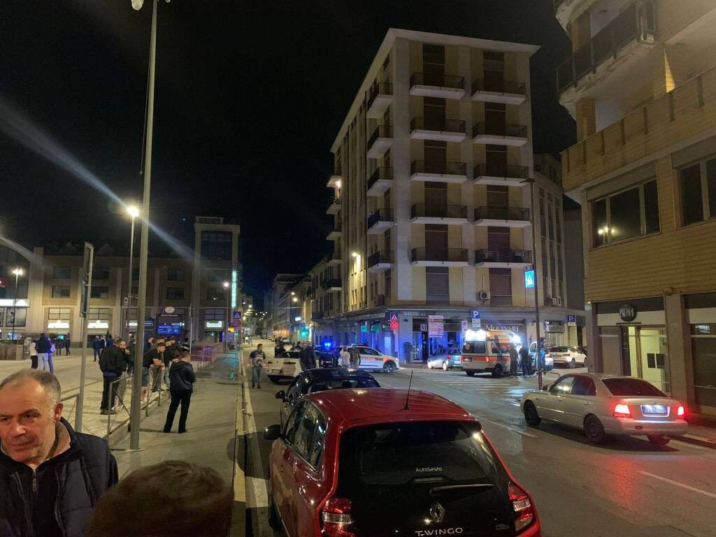 Tifosi del Napoli aggrediti a Varese, centro città blindato dalle forze dell'ordine