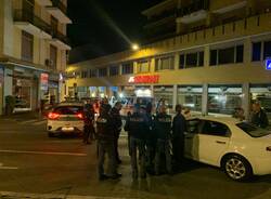 Tifosi del Napoli aggrediti a Varese, centro città blindato dalle forze dell'ordine