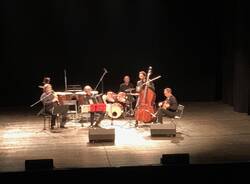 Varese - Elio a teatro per i 25 anni dell'Università dell'Insubria