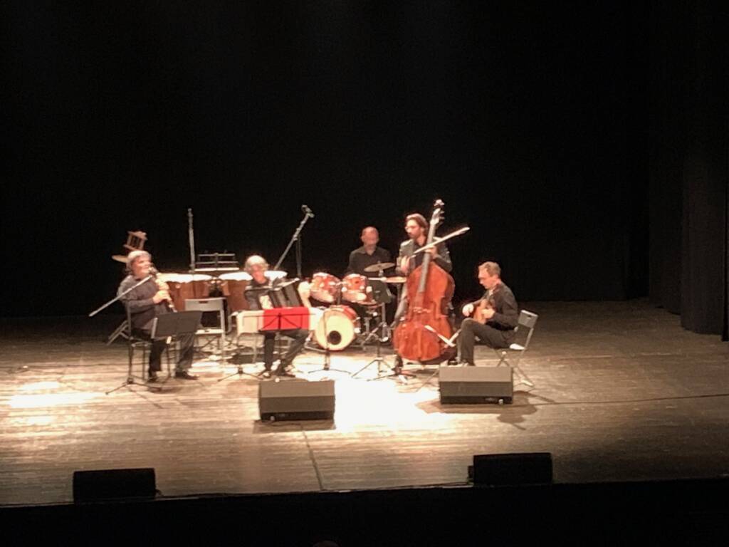 Varese - Elio a teatro per i 25 anni dell'Università dell'Insubria