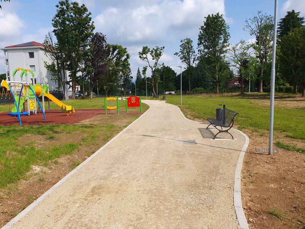 Vedano Olona - L'inaugurazione del parco Quercia rossa