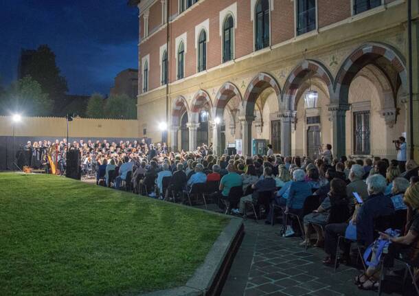 A Legnano un trionfo di solidarietà per "Verdi, un mito italiano" a Palazzo Malinverni 